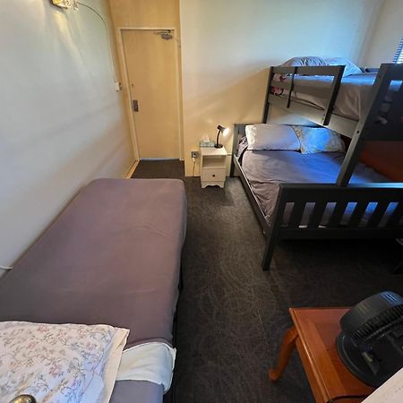 Char'S Landing Hostel 艾伯尼港 客房 照片