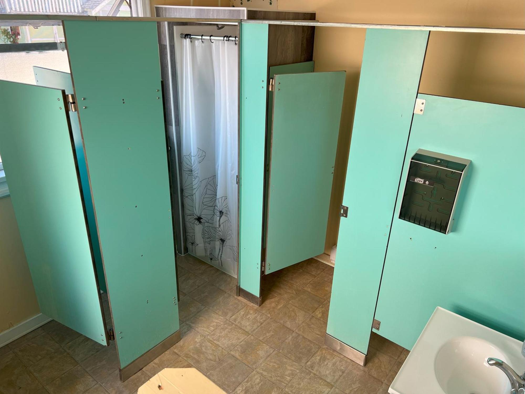 Char'S Landing Hostel 艾伯尼港 客房 照片