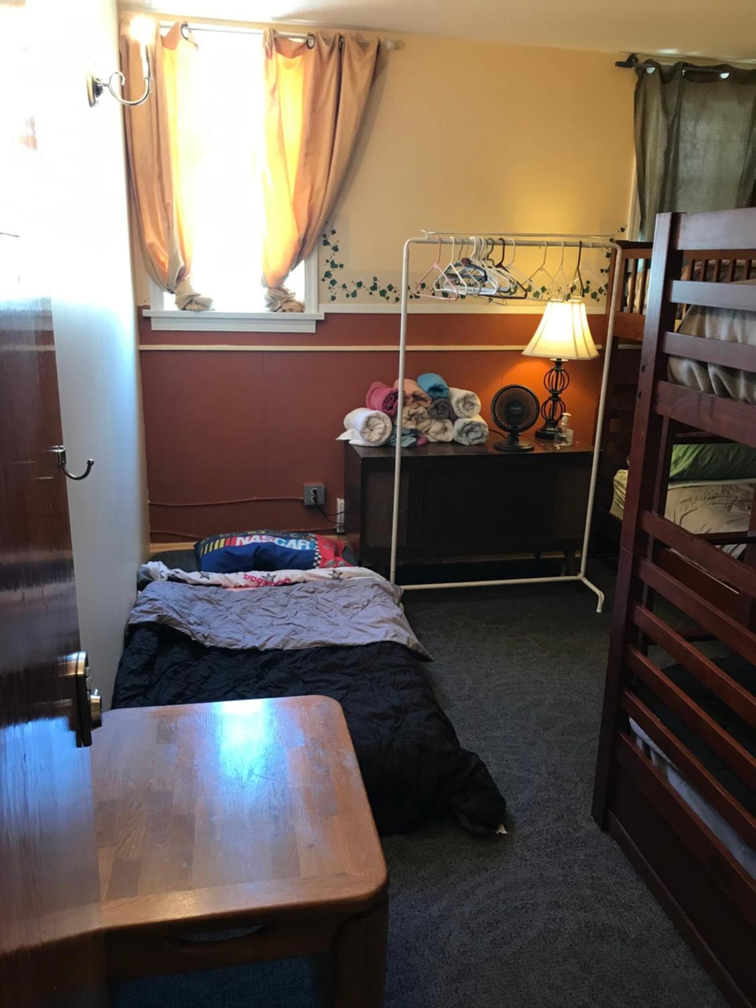 Char'S Landing Hostel 艾伯尼港 客房 照片