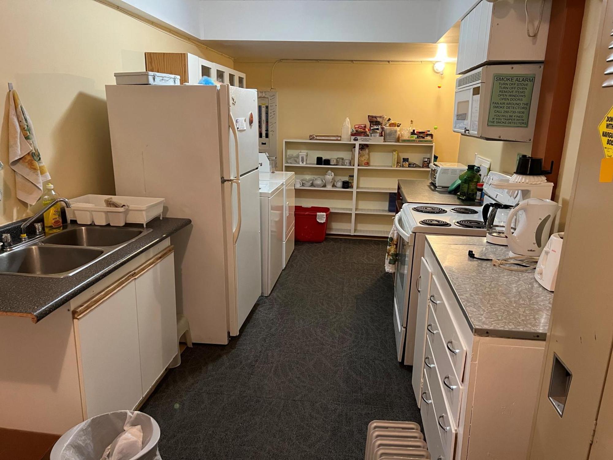 Char'S Landing Hostel 艾伯尼港 客房 照片