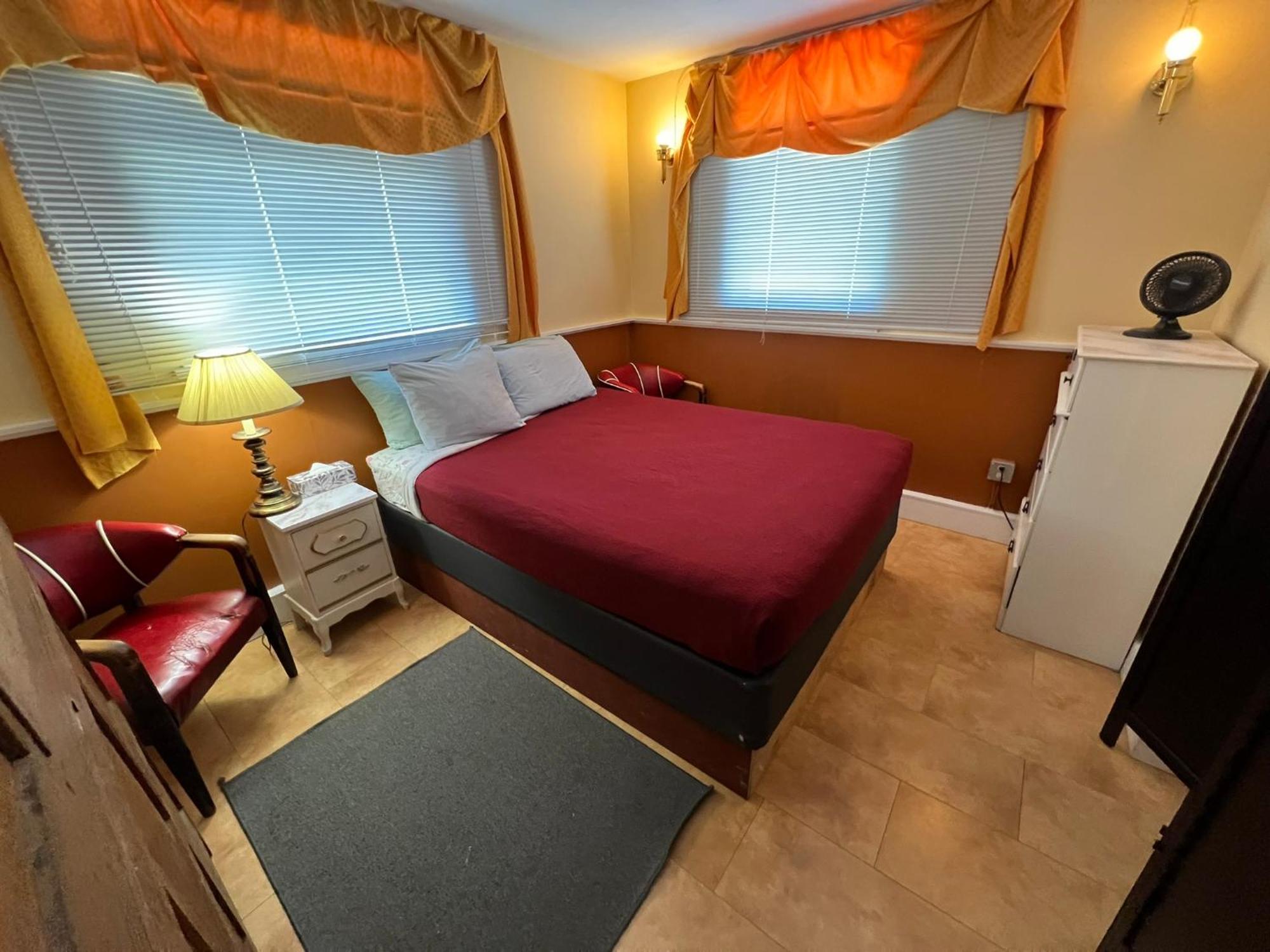 Char'S Landing Hostel 艾伯尼港 客房 照片